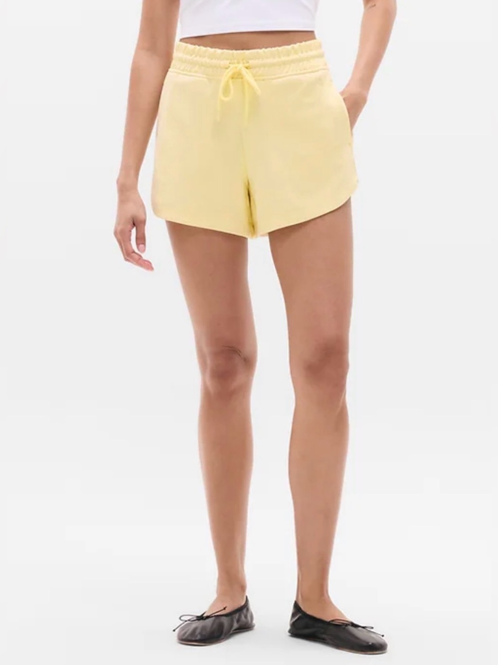 Athleta Pale Yellow Seasoft Mid Rise 4” Shorts